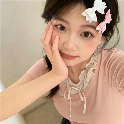 年轻女子